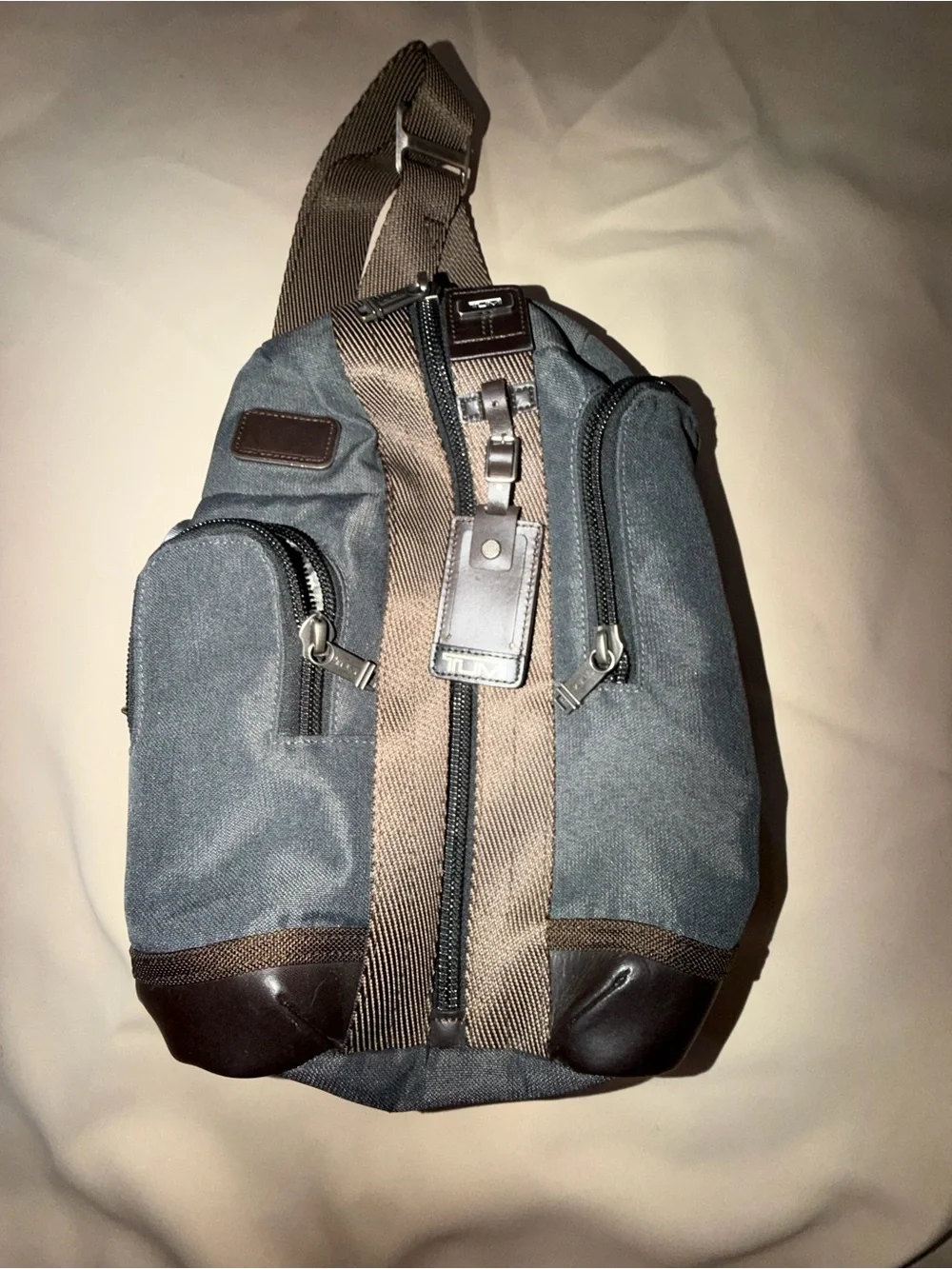 NWT  TUMI Alpha Bravo Monterey Sling Bag Heavy Duty Adjustable 22318ATH2.